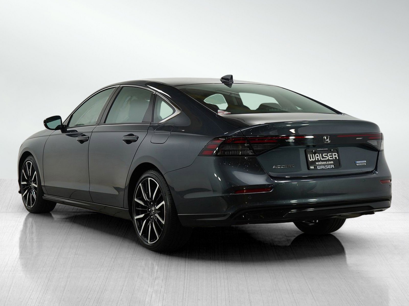 2023 Honda Accord Hybrid Touring photo 3