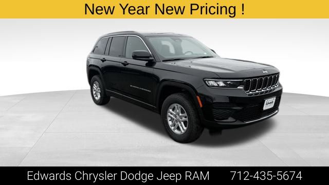 2025 Jeep Grand Cherokee Laredo's photo