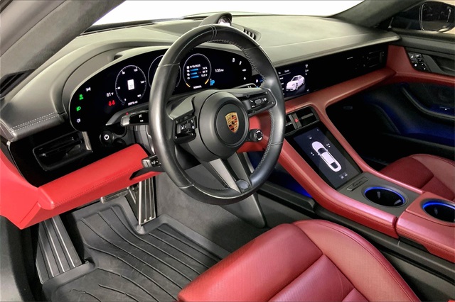 2020 Porsche Taycan Turbo photo 4