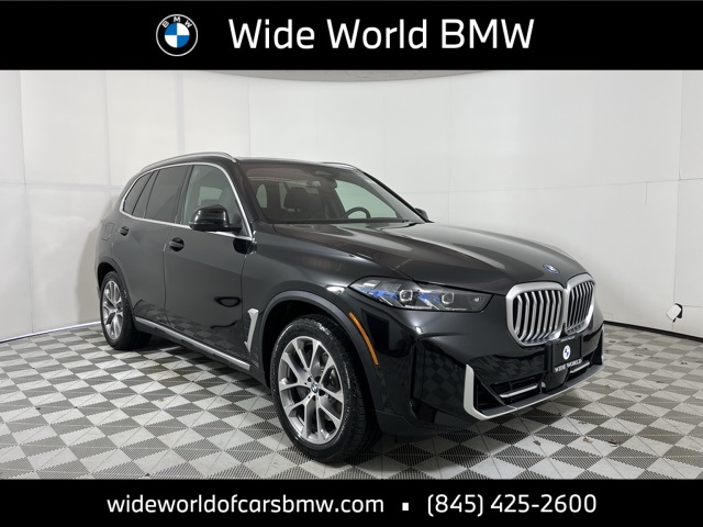 2026 BMW X5 50e's photo