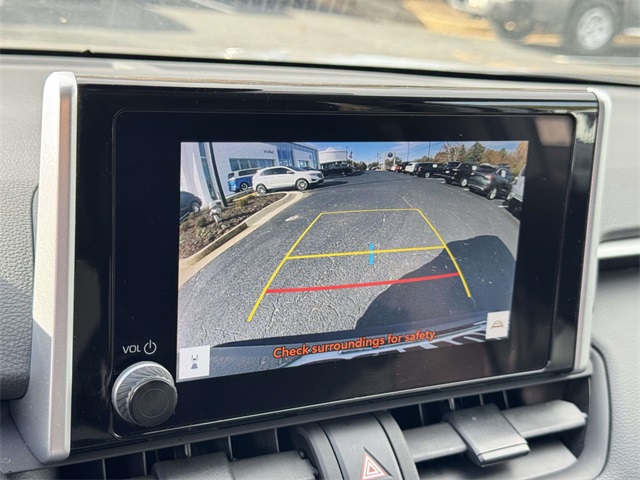 2024 Toyota RAV4 XLE photo 4