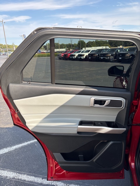 2023 Ford Explorer XLT photo 45