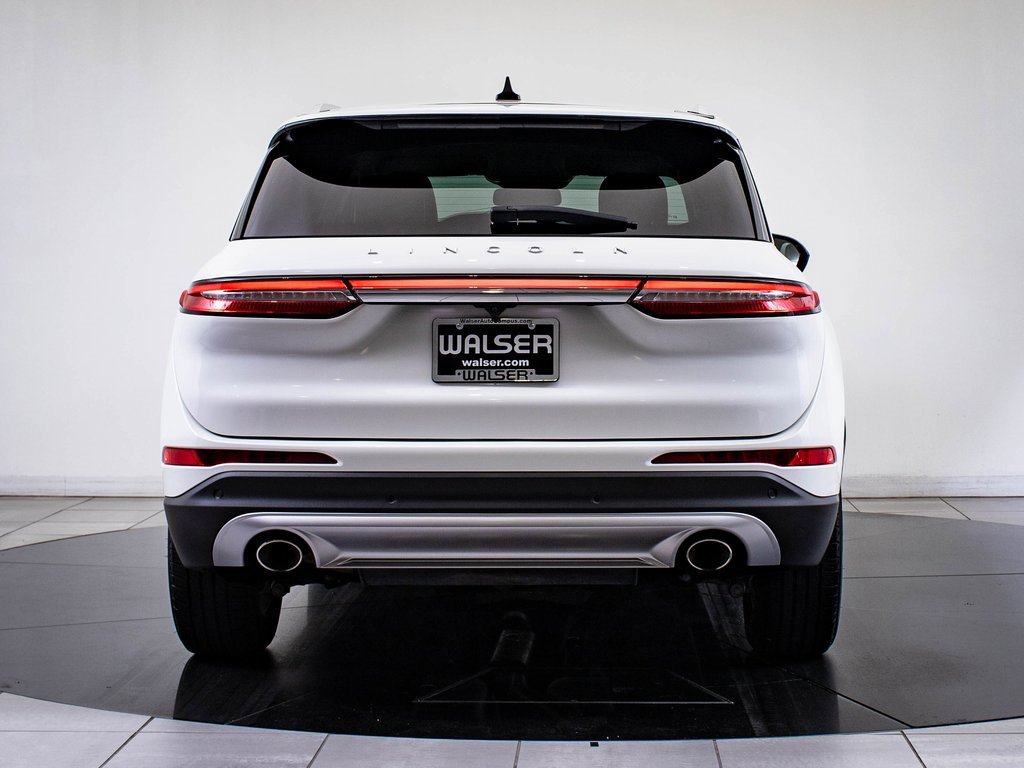 2022 Lincoln Corsair Standard photo 9
