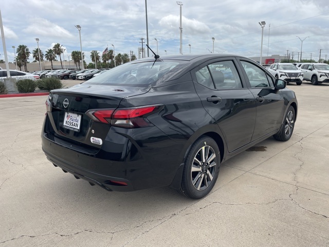 2025 Nissan Versa S photo 4