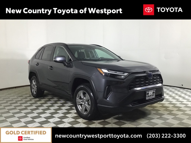 2024 Toyota RAV4 XLE's photo