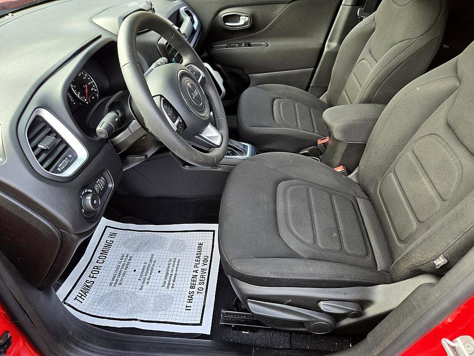 2020 Jeep Renegade Latitude photo 9