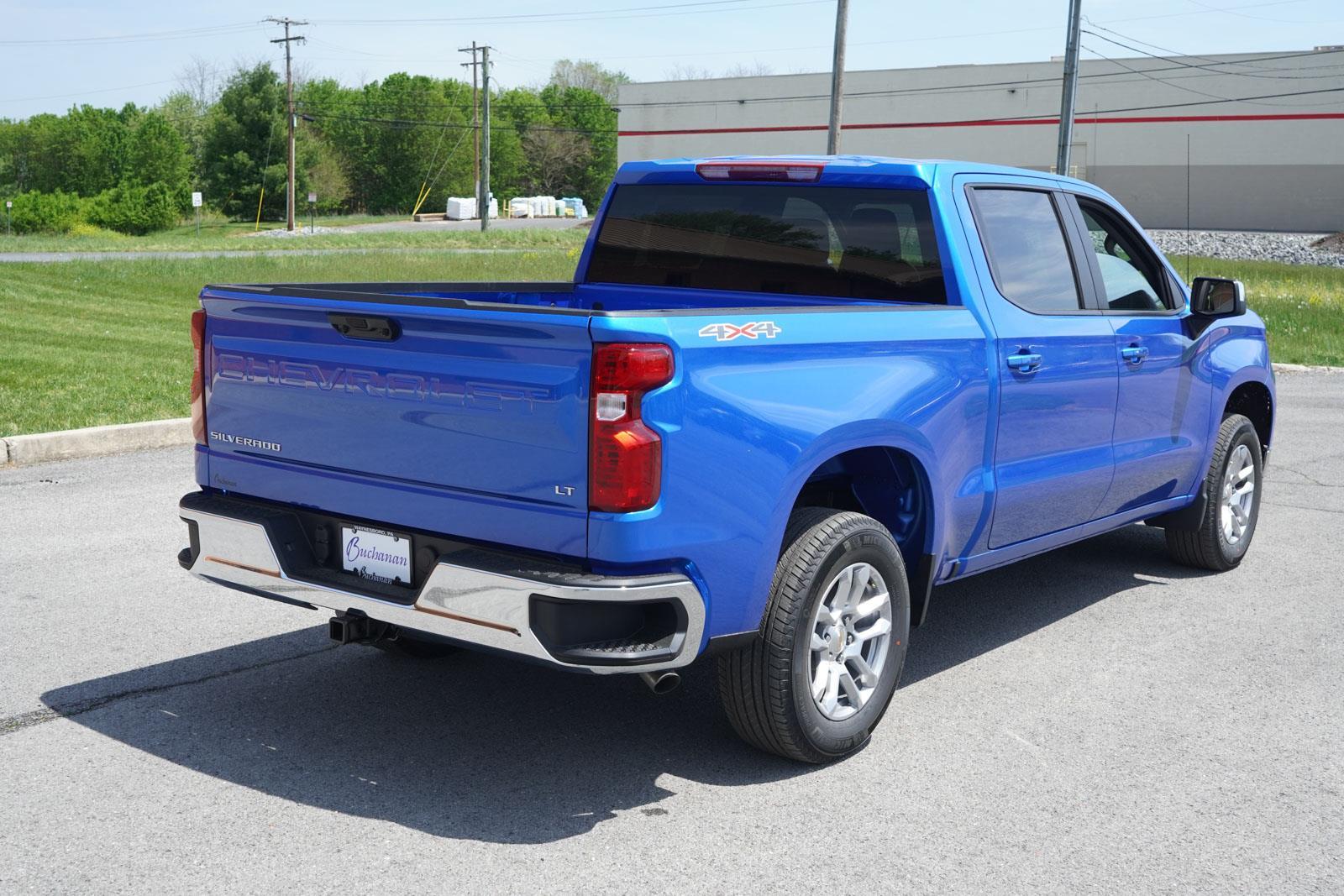 2025 Chevrolet Silverado 1500 LT photo 3