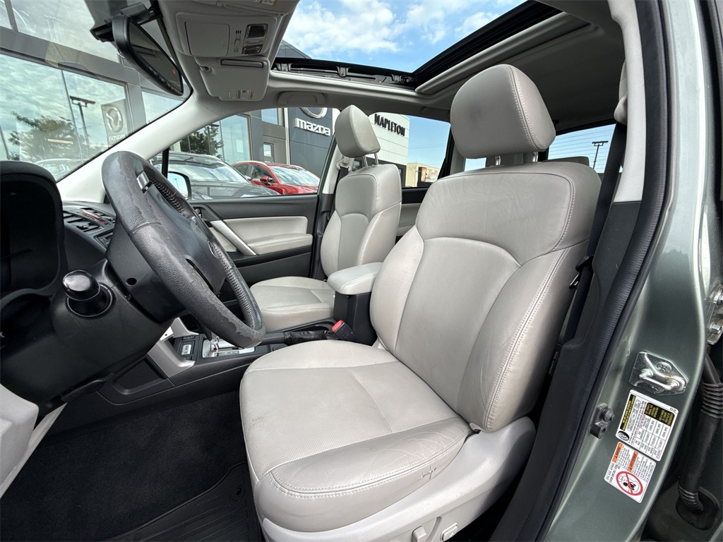 2014 Subaru Forester 2.5i Touring photo 11