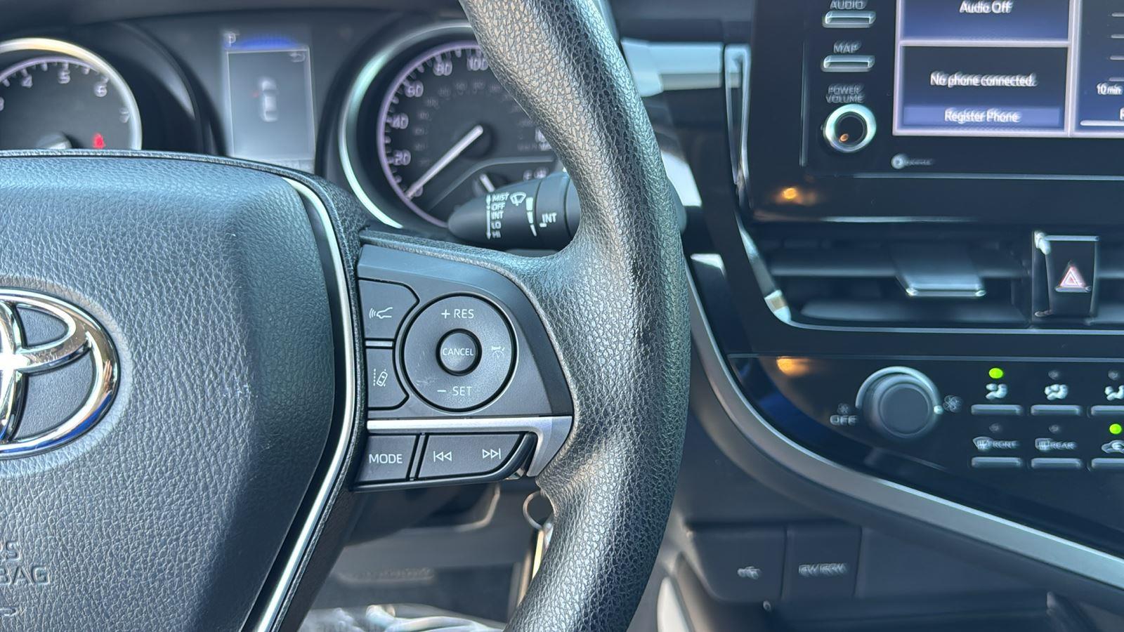 2021 Toyota Camry LE photo 17