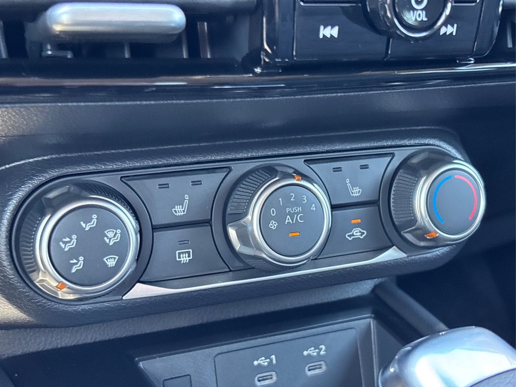 2025 Nissan Kicks SV photo 10