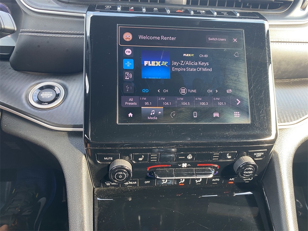 2023 Jeep Grand Cherokee Altitude photo 11