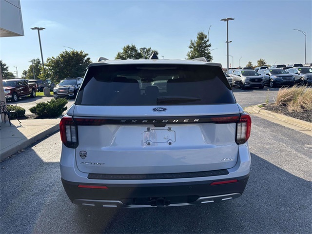 2025 Ford Explorer photo 4
