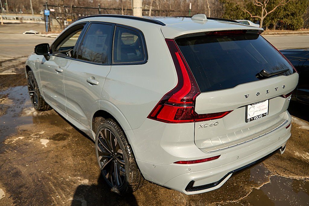 2026 VOLVO XC60 - Image 6