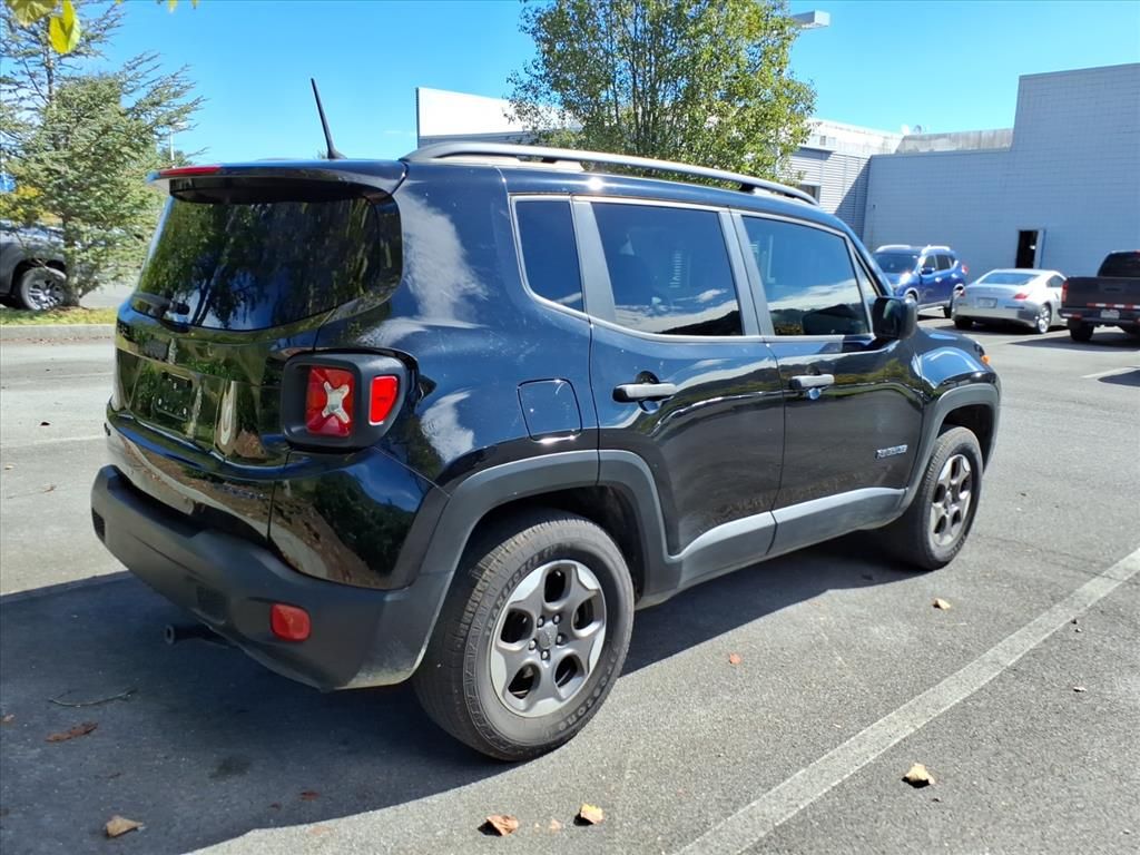 2017 Jeep Renegade Sport photo 3