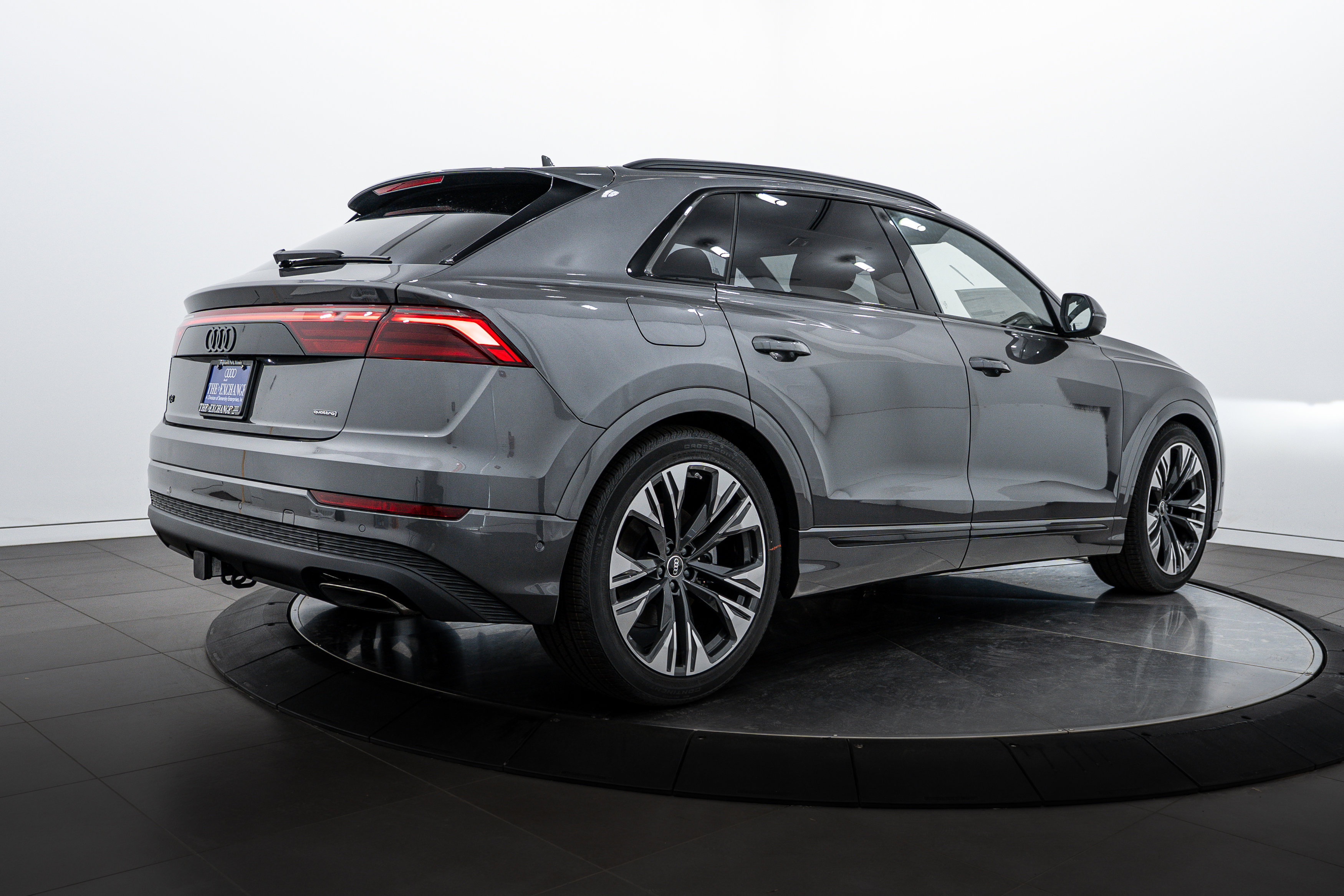 2025 Audi Q8 Premium Plus photo 3