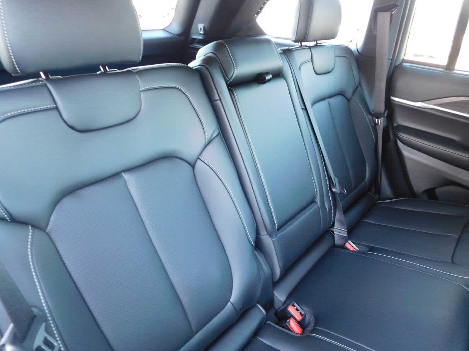 2025 Jeep Grand Cherokee Limited photo 48
