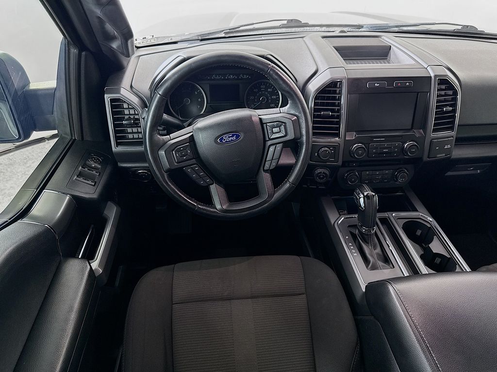 2017 Ford F-150 XLT photo 3