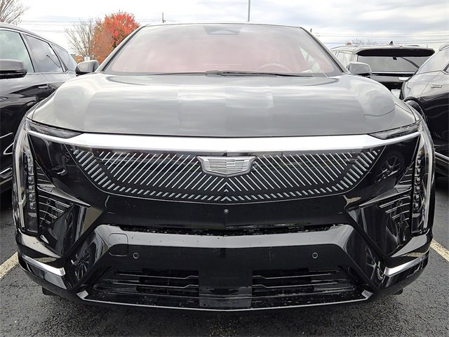 2026 Cadillac Optiq Luxury photo 2