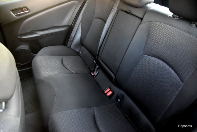 2021 Toyota Prius L photo 10