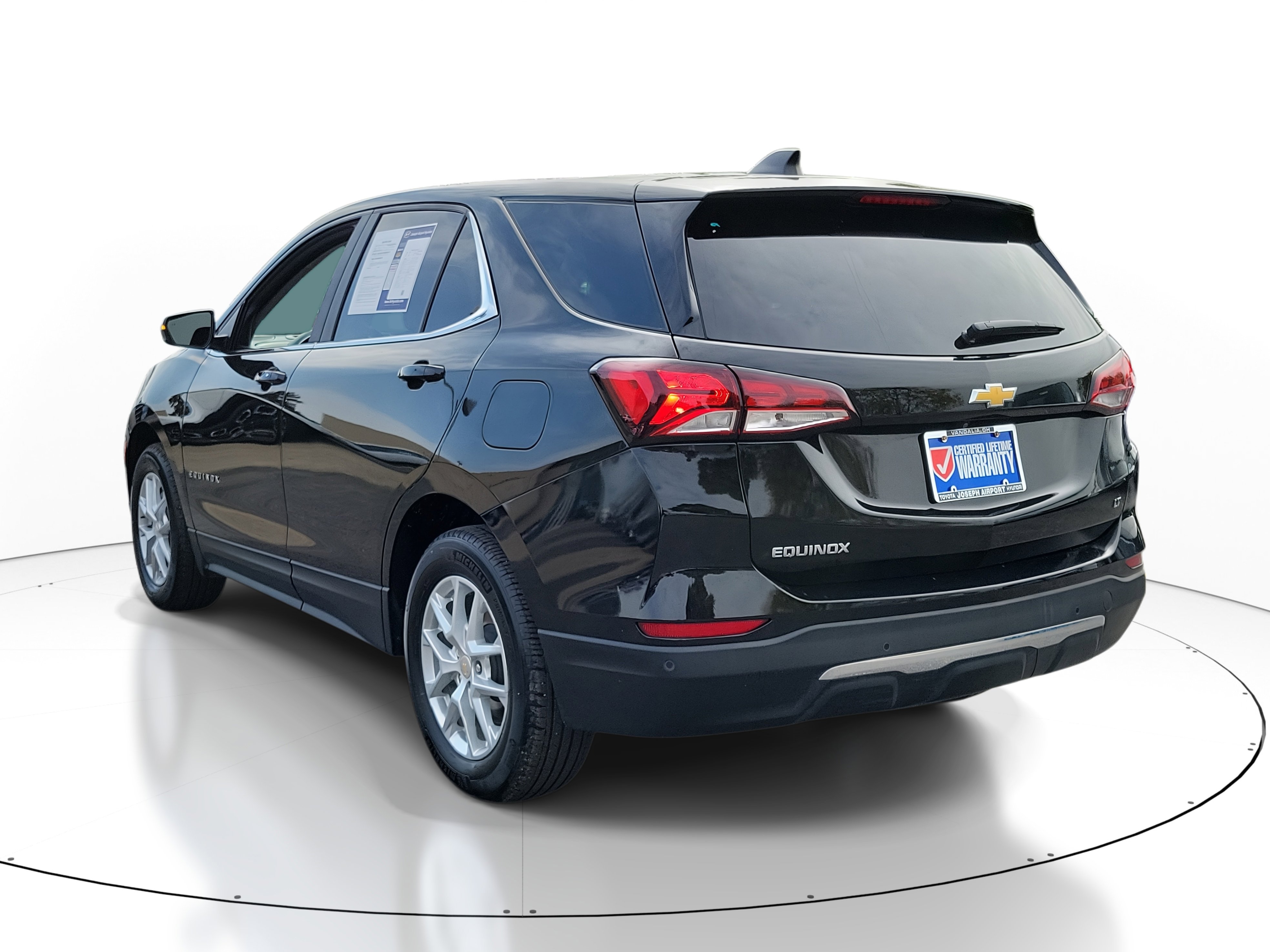 2024 Chevrolet Equinox LT photo 3