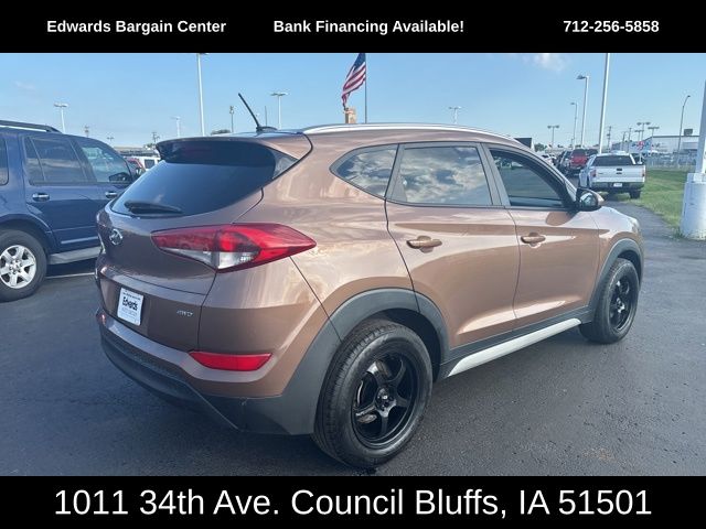 2017 Hyundai Tucson SE photo 2