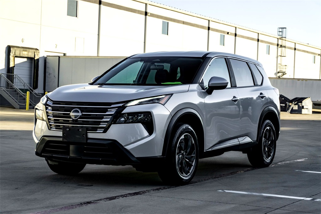 2024 Nissan Rogue SV photo 8