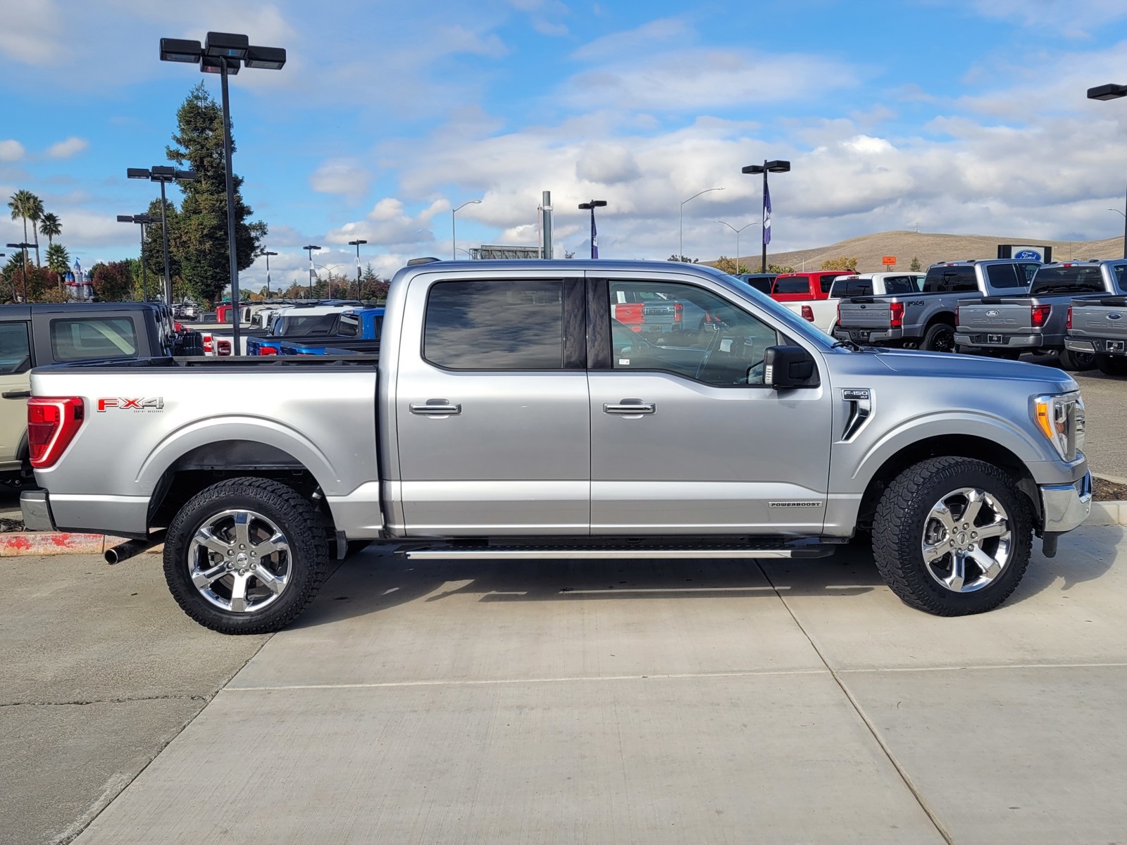 2023 Ford F-150 XLT photo 3