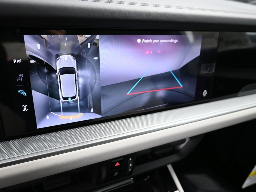 2026 Porsche Cayenne photo 21