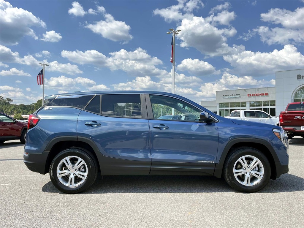 2024 Gmc Terrain SLE photo 4