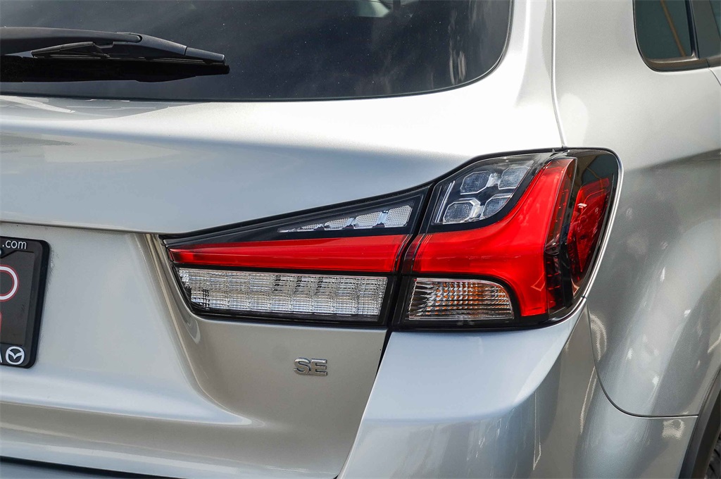 2024 Mitsubishi Outlander Sport ES photo 6
