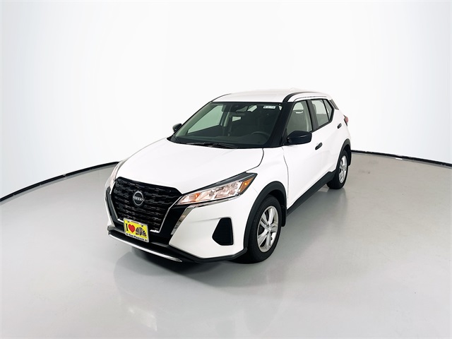 2025 Nissan Kicks Play S photo 3