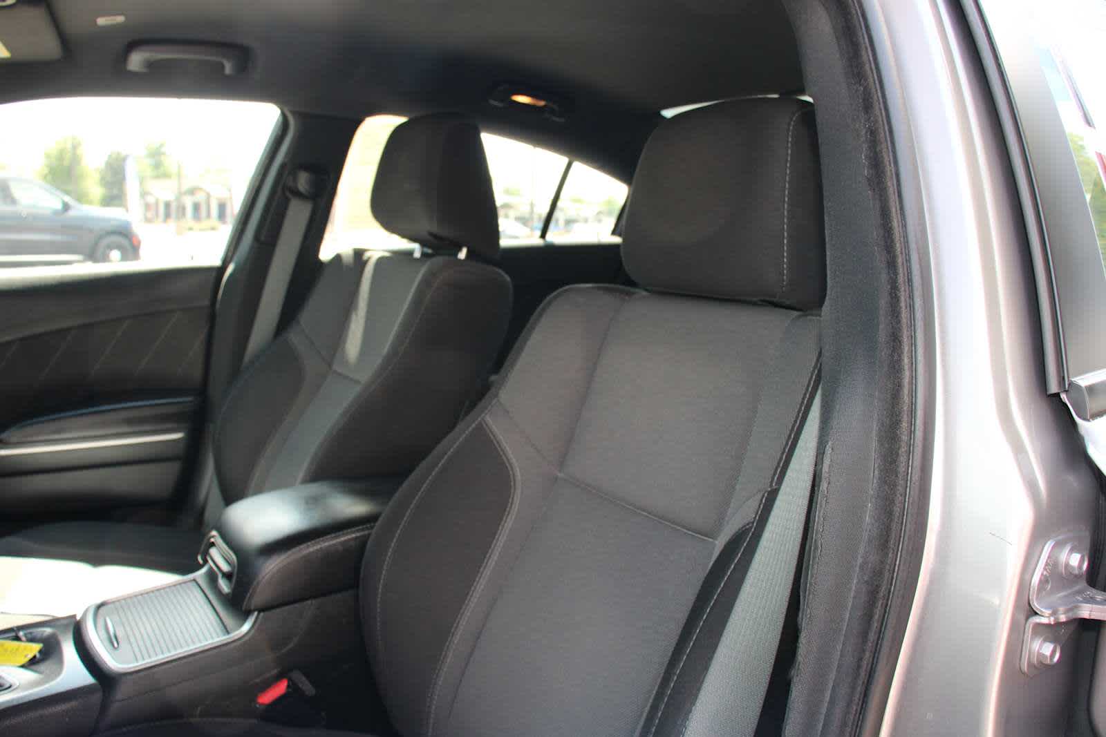 2018 Dodge Charger SXT Plus photo 12
