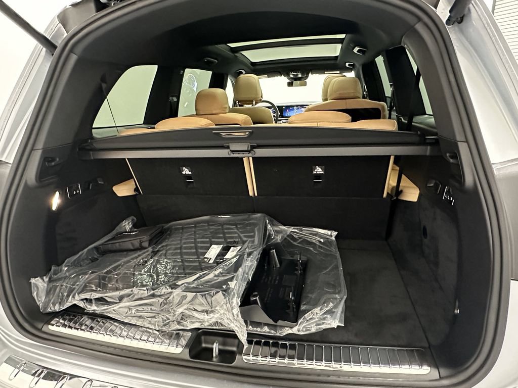 2026 Mercedes Benz GLS 450 4MATIC photo 21
