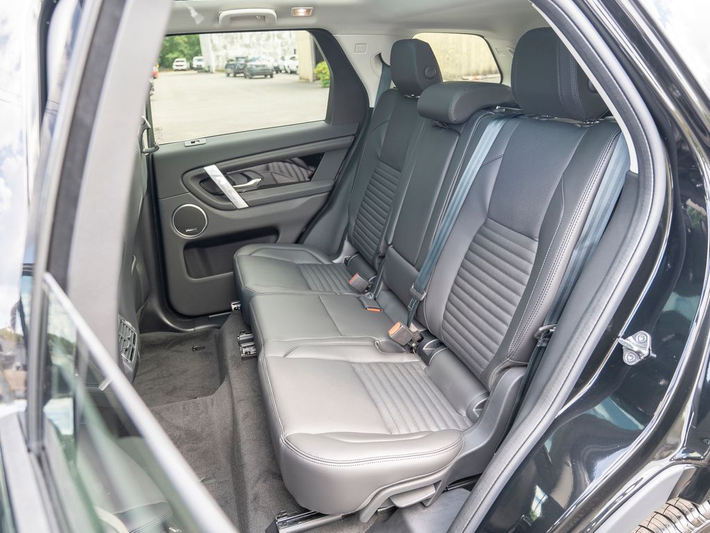 2025 Land Rover Discovery Sport S photo 20