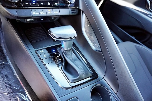 Used 2025 Red Hyundai SEL Sport image 27