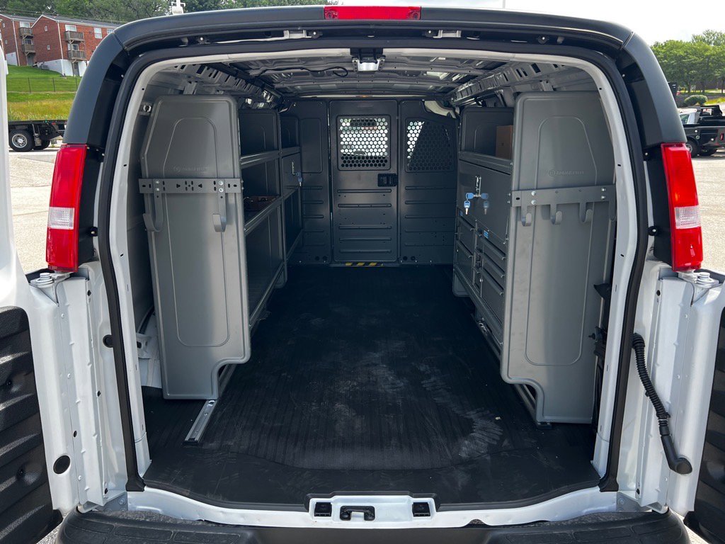2025 Gmc Savana Cargo 2500 photo 16