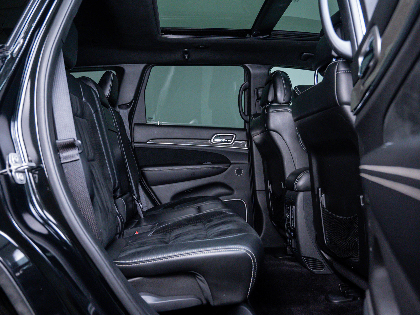 2017 Jeep Grand Cherokee SRT8 photo 9