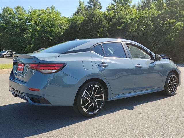 2025 Nissan Sentra SR photo 2