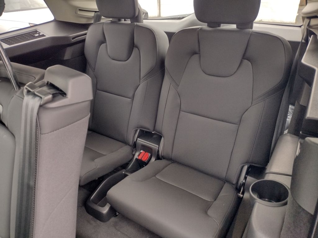 2026 VOLVO XC90 - Image 21