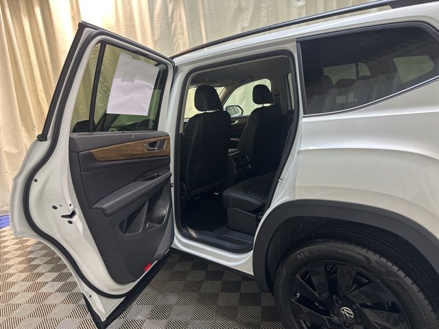 2026 Volkswagen Atlas SE Technology photo 23