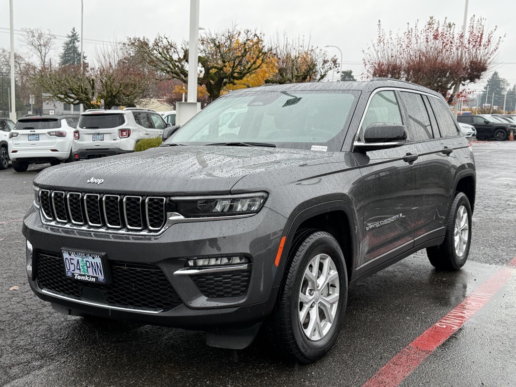 2023 Jeep Grand Cherokee Limited photo 2