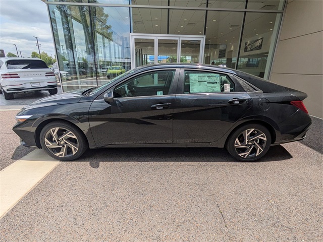 2025 Hyundai Elantra Hybrid Limited photo 2
