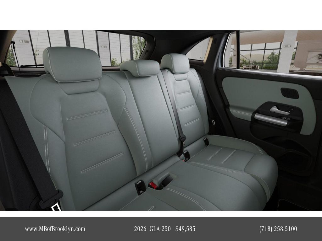 2026 Mercedes Benz GLA 250 4MATIC photo 4