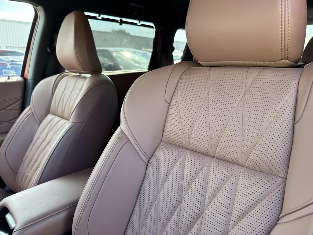 2025 Mitsubishi Outlander SEL photo 20