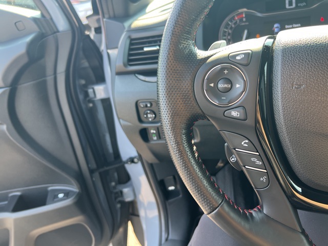 2023 Honda Ridgeline Black Edition photo 13