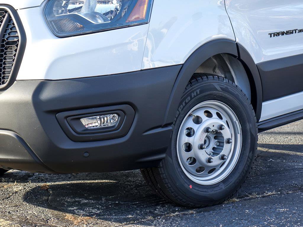 2026 Ford Transit Cutaway photo 2