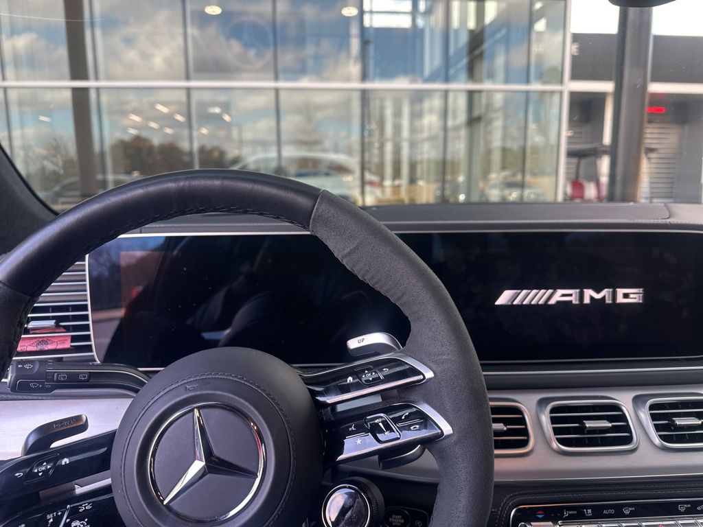 2025 Mercedes-Benz GLS AMG GLS 63's photo