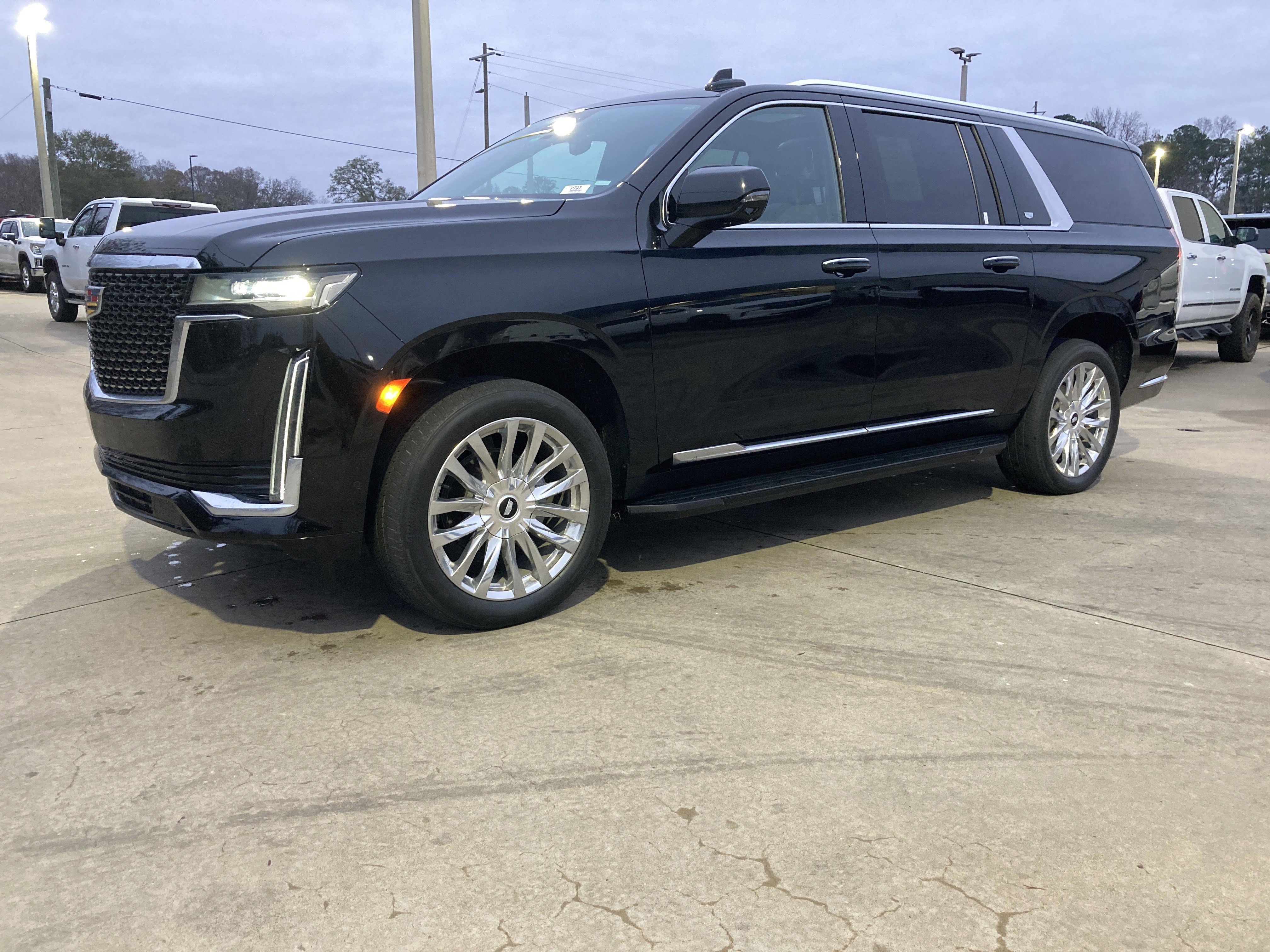 2023 Cadillac Escalade ESV Premium Luxury's photo