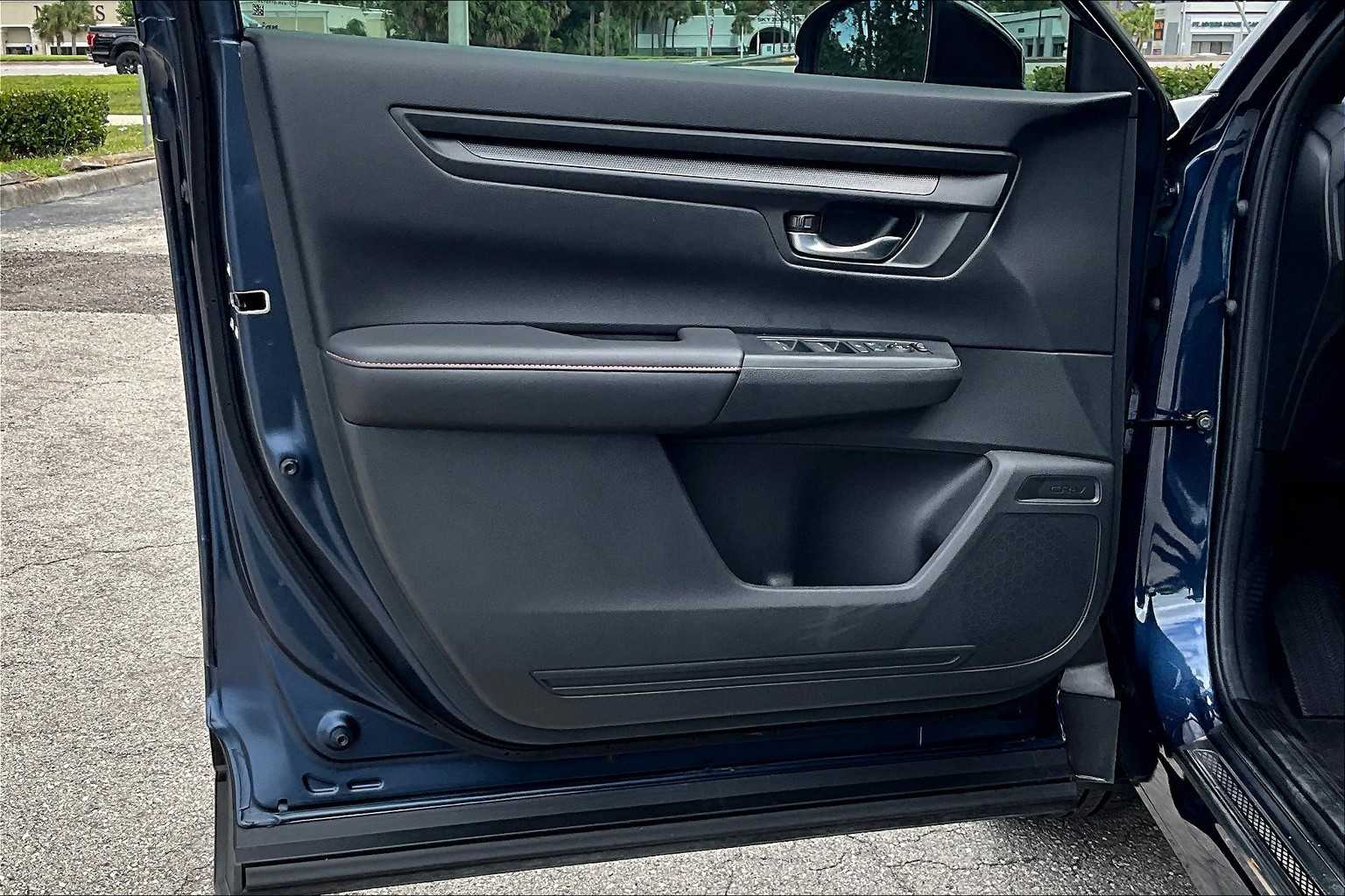 2023 Honda CR-V Hybrid Sport photo 24