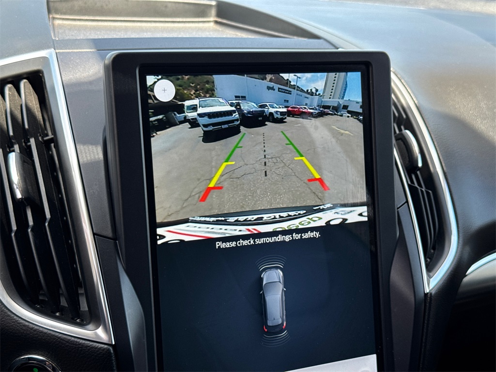 2022 Ford Edge Titanium photo 29